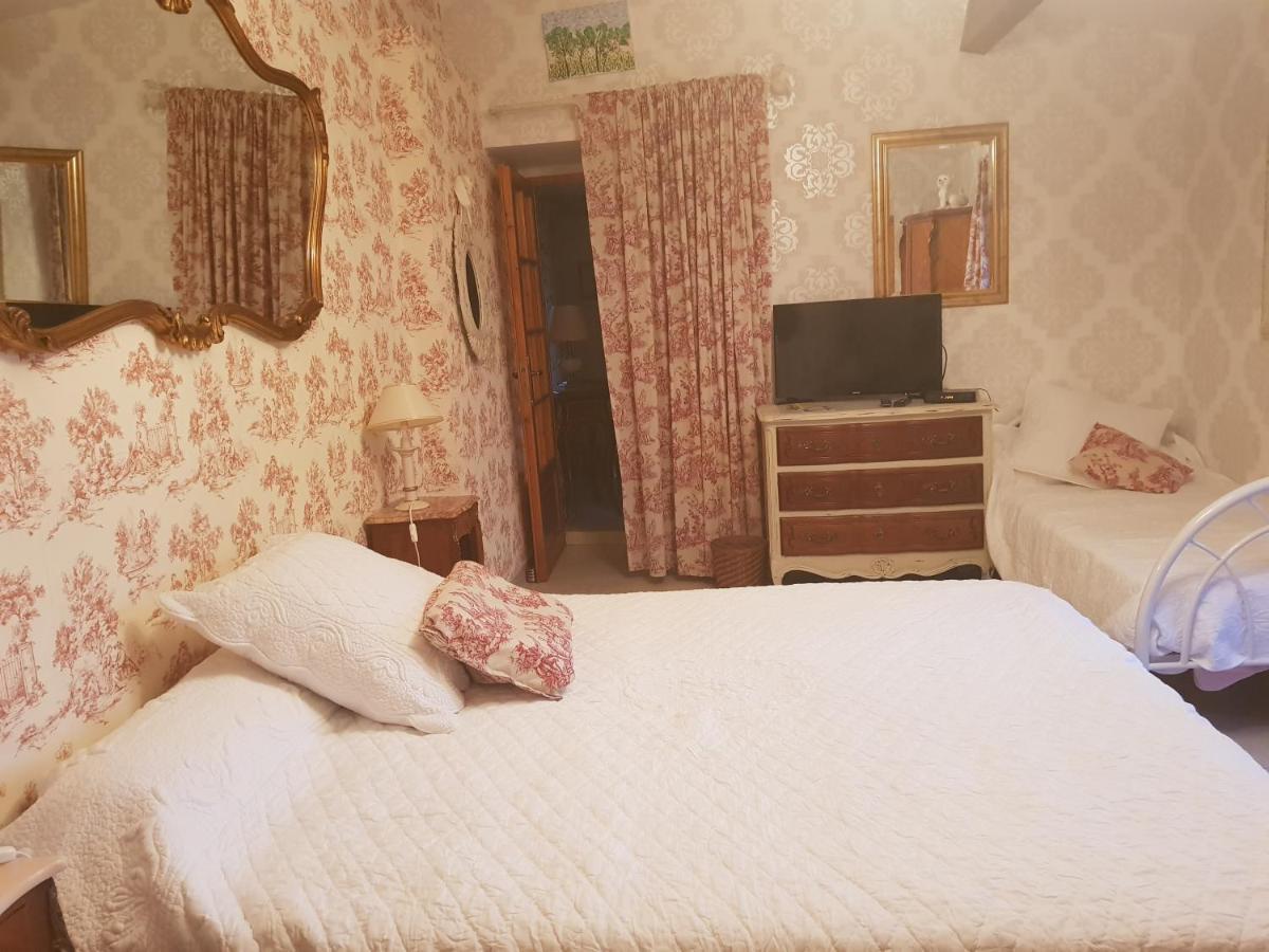La Providence Hotel Illiat Bagian luar foto