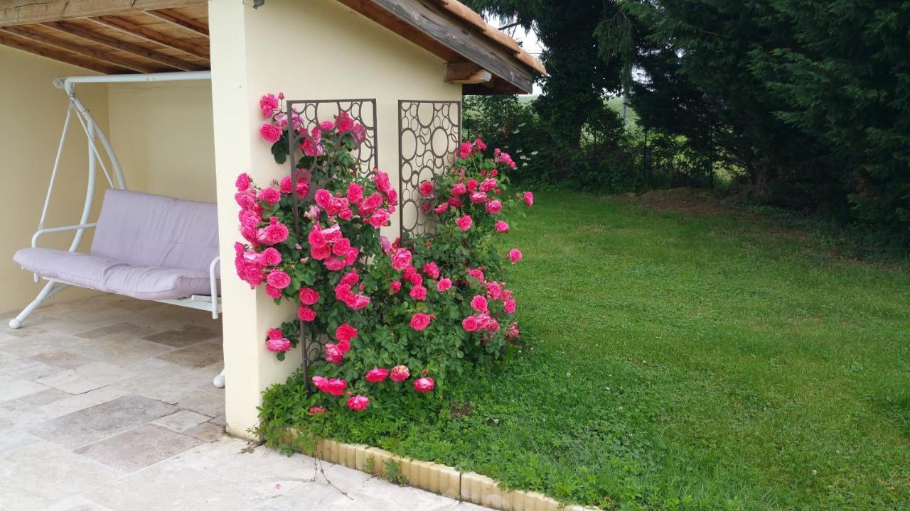 La Providence Hotel Illiat Bagian luar foto