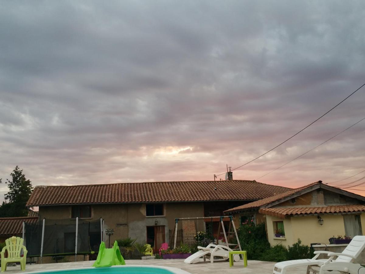 La Providence Hotel Illiat Bagian luar foto