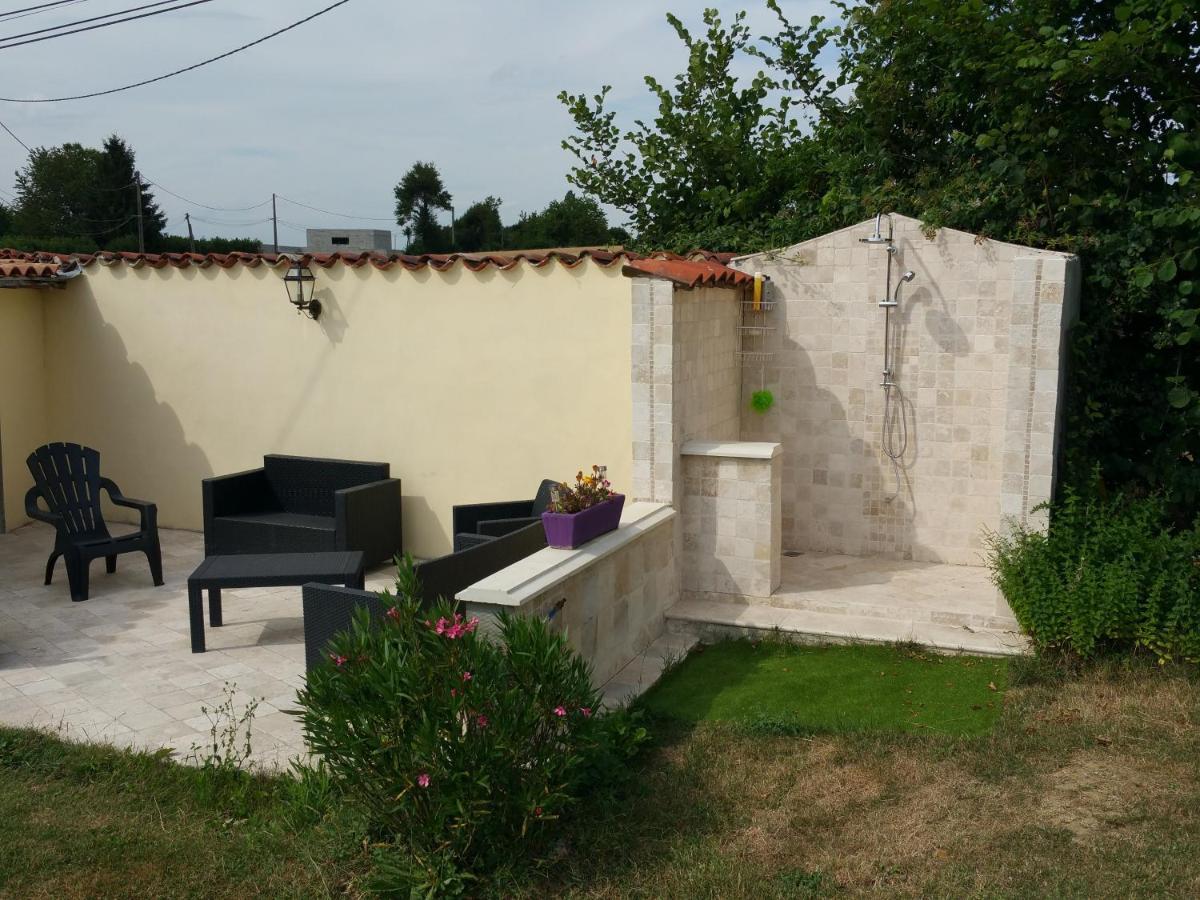 La Providence Hotel Illiat Bagian luar foto