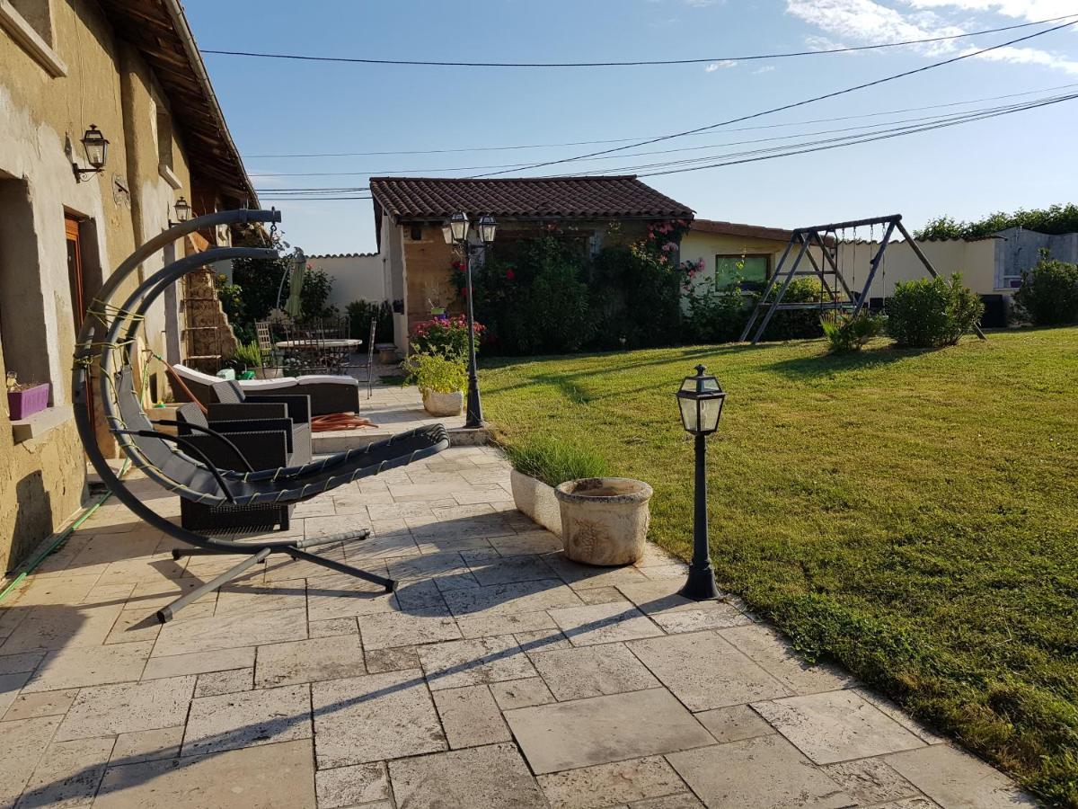 La Providence Hotel Illiat Bagian luar foto