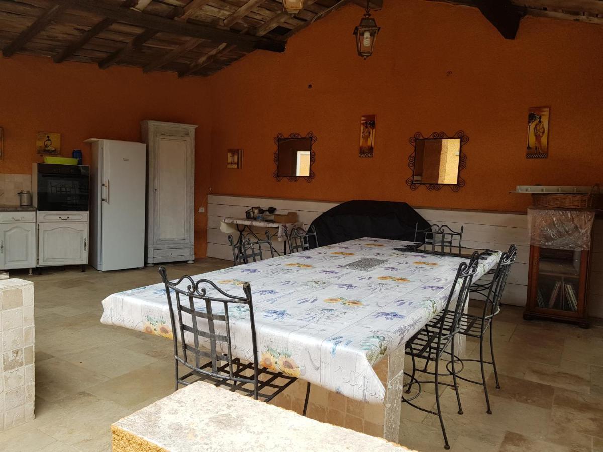 La Providence Hotel Illiat Bagian luar foto
