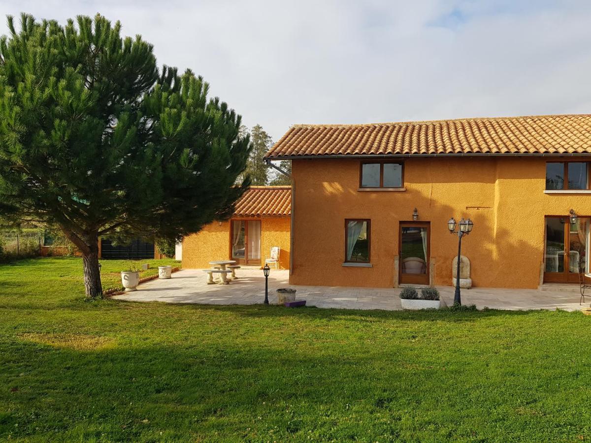 La Providence Hotel Illiat Bagian luar foto