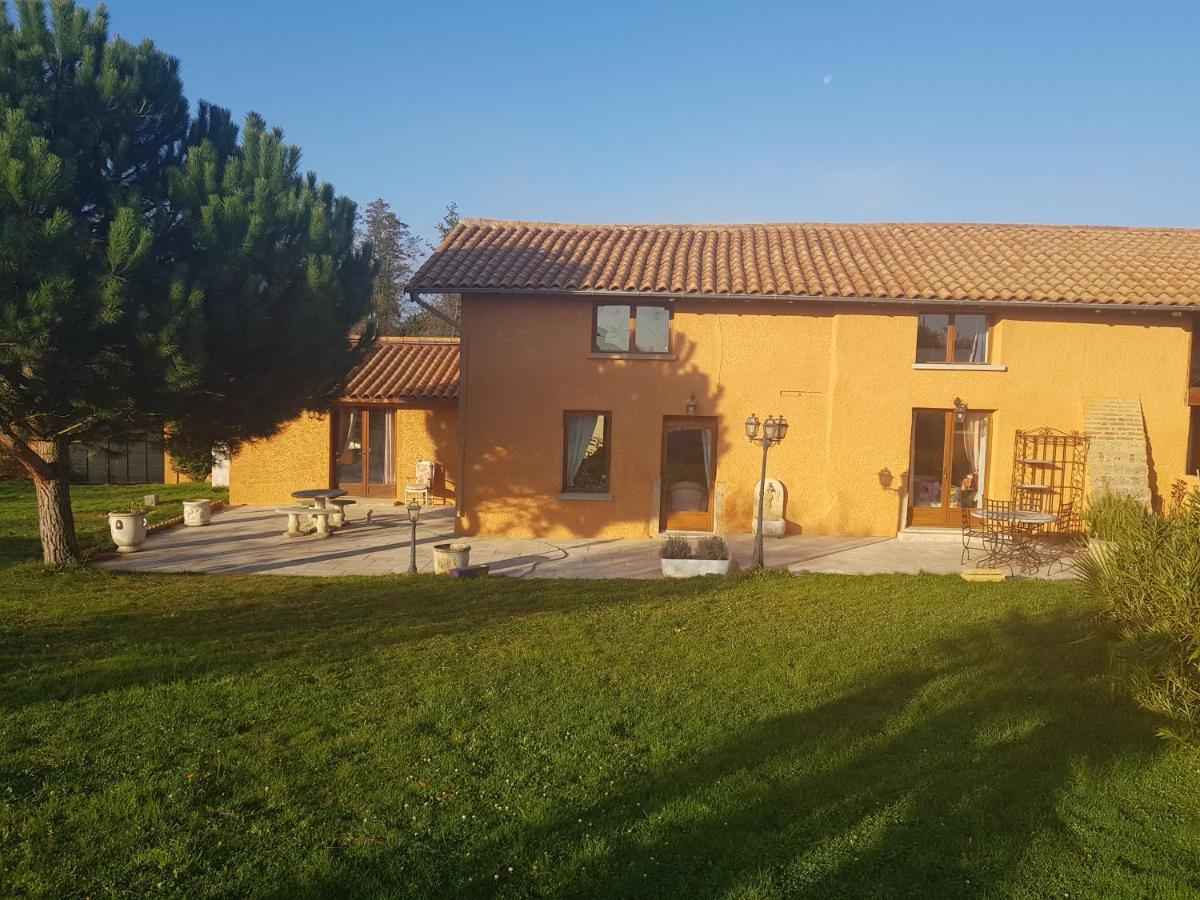 La Providence Hotel Illiat Bagian luar foto
