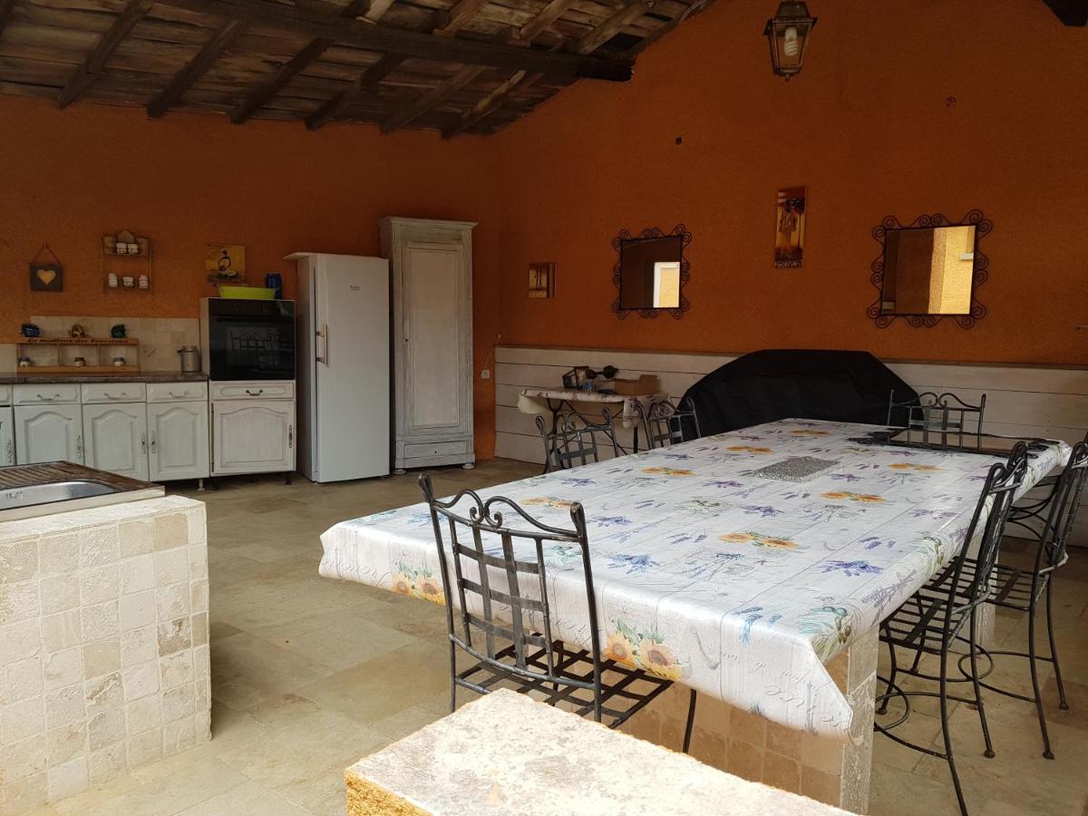 La Providence Hotel Illiat Bagian luar foto