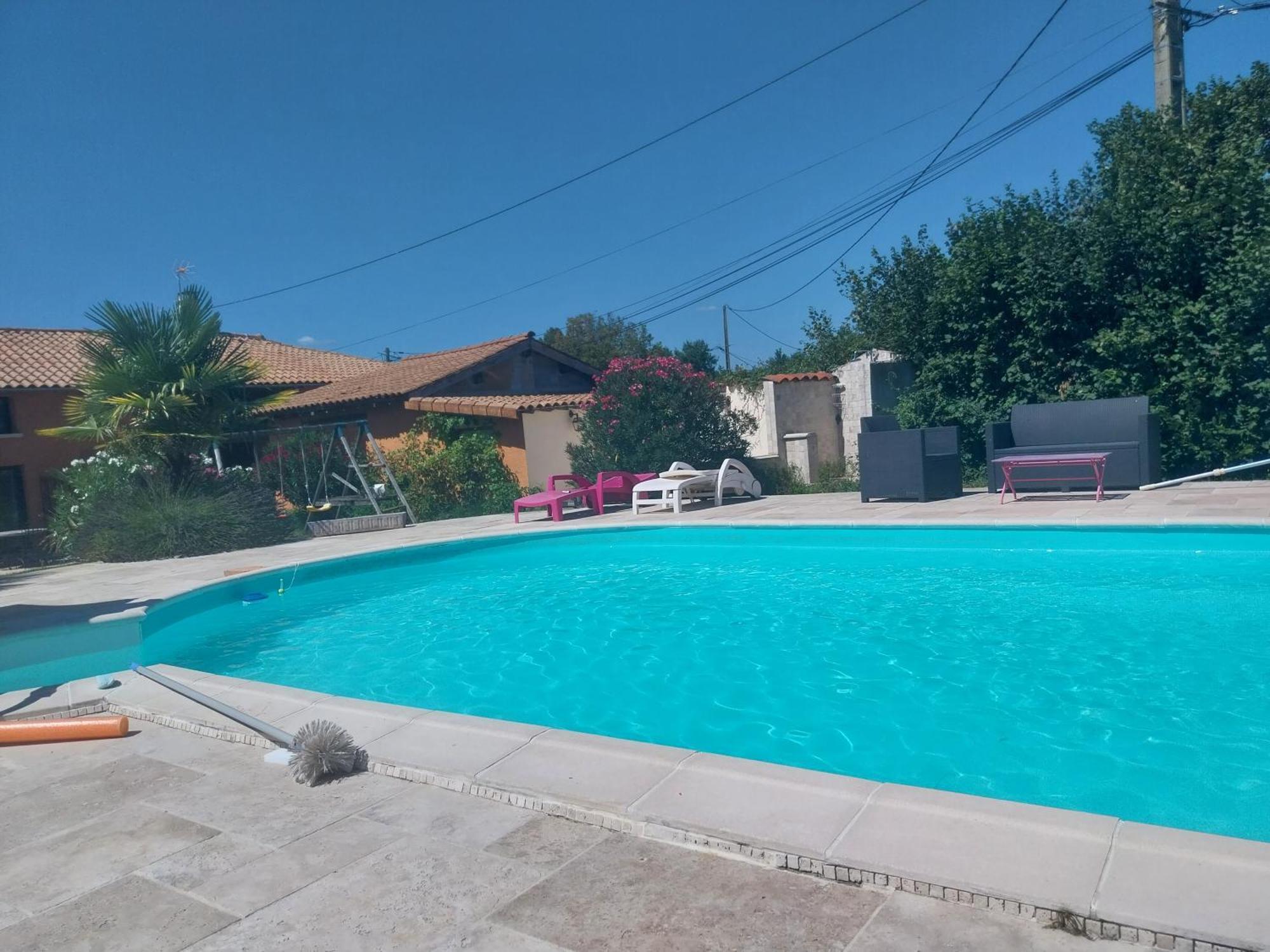 La Providence Hotel Illiat Bagian luar foto